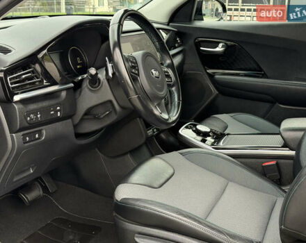 Черный Киа Niro, объемом двигателя 0 л и пробегом 80 тыс. км за 19650 $, фото 36 на Automoto.ua