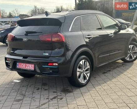 Чорний Кіа Niro, об'ємом двигуна 0 л та пробігом 117 тис. км за 18870 $, фото 15 на Automoto.ua