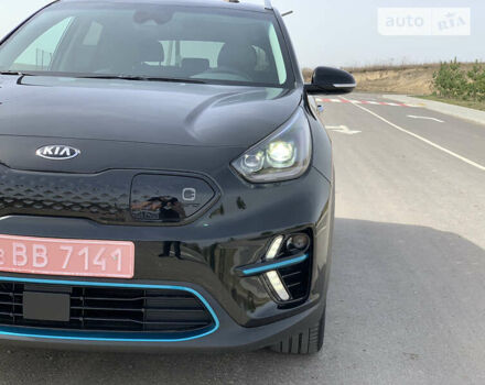 Чорний Кіа Niro, об'ємом двигуна 0 л та пробігом 36 тис. км за 23999 $, фото 4 на Automoto.ua