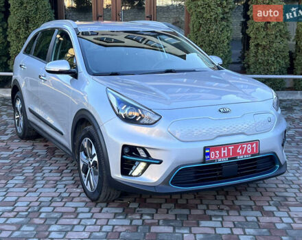 Черный Киа Niro, объемом двигателя 0 л и пробегом 88 тыс. км за 18500 $, фото 2 на Automoto.ua