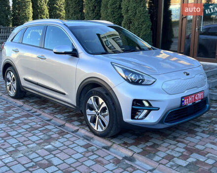 Черный Киа Niro, объемом двигателя 0 л и пробегом 88 тыс. км за 18500 $, фото 4 на Automoto.ua