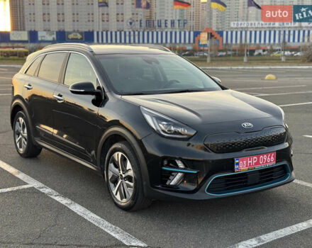 Чорний Кіа Niro, об'ємом двигуна 0 л та пробігом 155 тис. км за 20300 $, фото 11 на Automoto.ua
