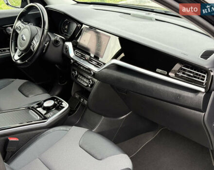 Черный Киа Niro, объемом двигателя 0 л и пробегом 80 тыс. км за 19890 $, фото 79 на Automoto.ua