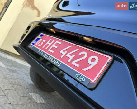 Черный Киа Niro, объемом двигателя 0 л и пробегом 127 тыс. км за 19750 $, фото 25 на Automoto.ua