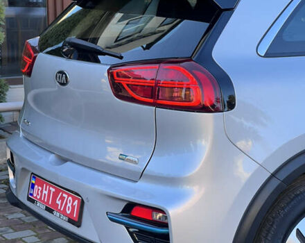 Черный Киа Niro, объемом двигателя 0 л и пробегом 88 тыс. км за 18500 $, фото 8 на Automoto.ua