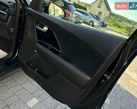 Черный Киа Niro, объемом двигателя 0 л и пробегом 127 тыс. км за 19750 $, фото 62 на Automoto.ua