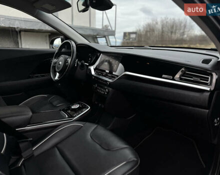 Черный Киа Niro, объемом двигателя 0 л и пробегом 101 тыс. км за 19100 $, фото 65 на Automoto.ua