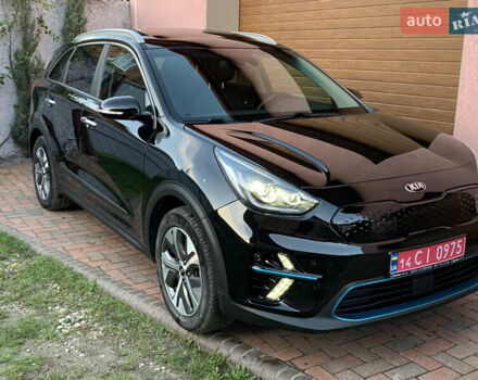 Черный Киа Niro, объемом двигателя 0 л и пробегом 60 тыс. км за 22799 $, фото 4 на Automoto.ua