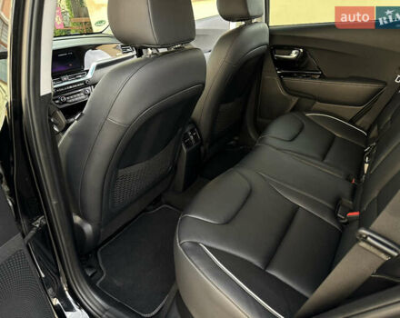 Чорний Кіа Niro, об'ємом двигуна 0 л та пробігом 51 тис. км за 21500 $, фото 61 на Automoto.ua