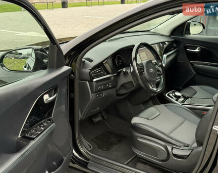 Черный Киа Niro, объемом двигателя 0 л и пробегом 80 тыс. км за 19999 $, фото 7 на Automoto.ua