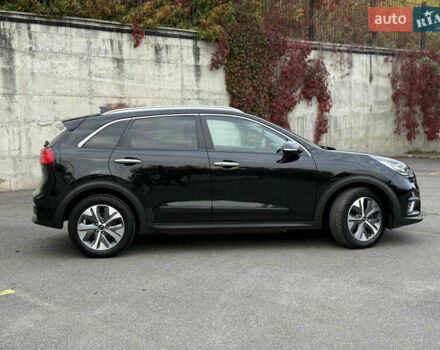 Черный Киа Niro, объемом двигателя 0 л и пробегом 80 тыс. км за 21850 $, фото 5 на Automoto.ua