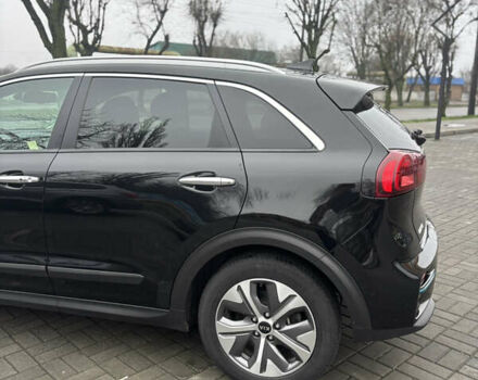 Чорний Кіа Niro, об'ємом двигуна 0 л та пробігом 93 тис. км за 18900 $, фото 8 на Automoto.ua