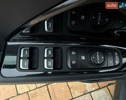 Чорний Кіа Niro, об'ємом двигуна 0 л та пробігом 138 тис. км за 19750 $, фото 42 на Automoto.ua