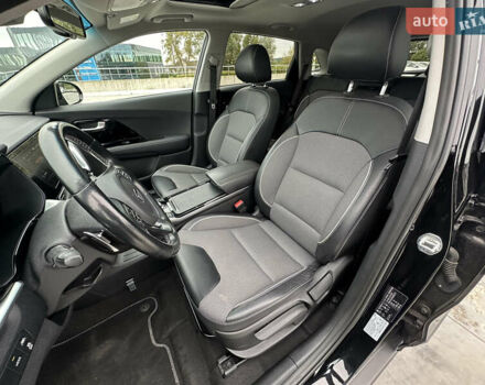 Чорний Кіа Niro, об'ємом двигуна 0 л та пробігом 154 тис. км за 19799 $, фото 23 на Automoto.ua