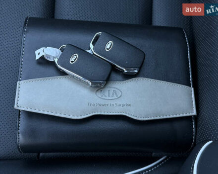 Чорний Кіа Niro, об'ємом двигуна 0 л та пробігом 88 тис. км за 24900 $, фото 110 на Automoto.ua