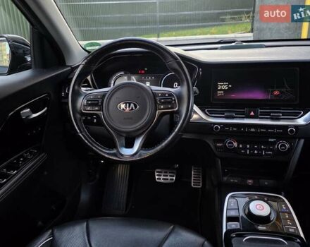 Чорний Кіа Niro, об'ємом двигуна 0 л та пробігом 141 тис. км за 18999 $, фото 31 на Automoto.ua