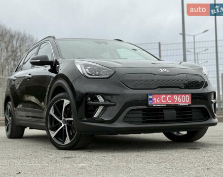 Чорний Кіа Niro, об'ємом двигуна 0 л та пробігом 71 тис. км за 22400 $, фото 13 на Automoto.ua