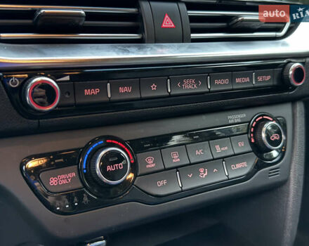 Чорний Кіа Niro, об'ємом двигуна 0 л та пробігом 123 тис. км за 17899 $, фото 34 на Automoto.ua
