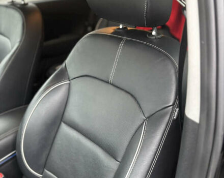 Чорний Кіа Niro, об'ємом двигуна 0 л та пробігом 93 тис. км за 18900 $, фото 12 на Automoto.ua