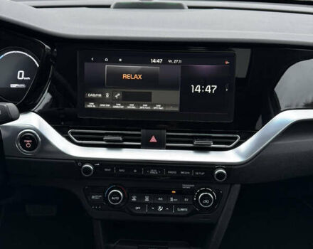 Чорний Кіа Niro, об'ємом двигуна 0 л та пробігом 71 тис. км за 22400 $, фото 34 на Automoto.ua