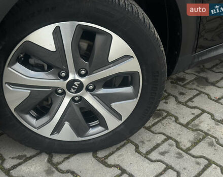 Черный Киа Niro, объемом двигателя 0 л и пробегом 117 тыс. км за 18870 $, фото 67 на Automoto.ua