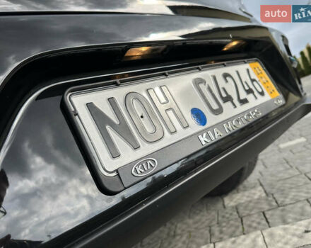 Чорний Кіа Niro, об'ємом двигуна 0 л та пробігом 51 тис. км за 21500 $, фото 34 на Automoto.ua