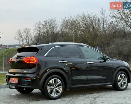 Чорний Кіа Niro, об'ємом двигуна 0 л та пробігом 78 тис. км за 19300 $, фото 3 на Automoto.ua