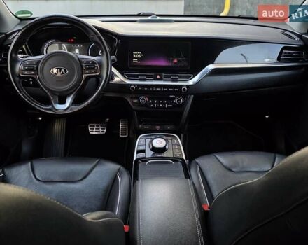 Чорний Кіа Niro, об'ємом двигуна 0 л та пробігом 141 тис. км за 18999 $, фото 30 на Automoto.ua