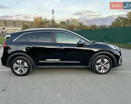 Черный Киа Niro, объемом двигателя 0 л и пробегом 121 тыс. км за 18999 $, фото 19 на Automoto.ua