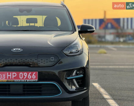 Чорний Кіа Niro, об'ємом двигуна 0 л та пробігом 155 тис. км за 20300 $, фото 23 на Automoto.ua