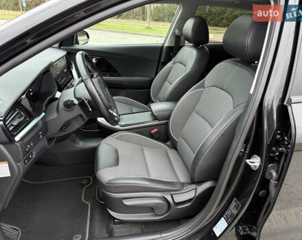 Чорний Кіа Niro, об'ємом двигуна 0 л та пробігом 71 тис. км за 22400 $, фото 24 на Automoto.ua