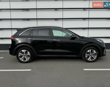 Черный Киа Niro, объемом двигателя 0 л и пробегом 137 тыс. км за 19200 $, фото 13 на Automoto.ua
