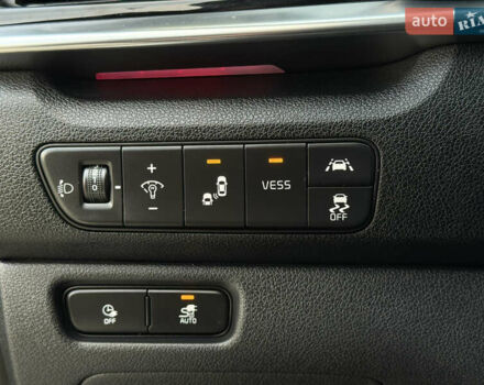 Черный Киа Niro, объемом двигателя 0 л и пробегом 109 тыс. км за 19900 $, фото 20 на Automoto.ua