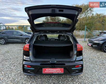 Чорний Кіа Niro, об'ємом двигуна 0 л та пробігом 88 тис. км за 24900 $, фото 101 на Automoto.ua