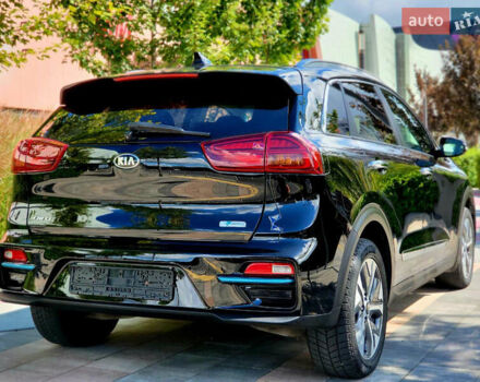 Чорний Кіа Niro, об'ємом двигуна 0 л та пробігом 139 тис. км за 18999 $, фото 6 на Automoto.ua