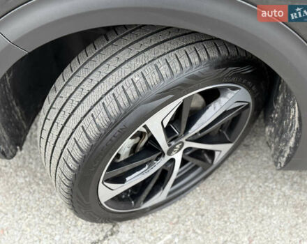 Чорний Кіа Niro, об'ємом двигуна 0 л та пробігом 71 тис. км за 22400 $, фото 20 на Automoto.ua