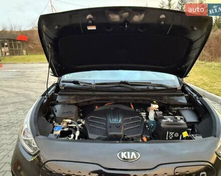 Черный Киа Niro, объемом двигателя 0 л и пробегом 78 тыс. км за 19300 $, фото 15 на Automoto.ua