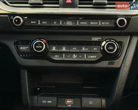 Черный Киа Niro, объемом двигателя 0 л и пробегом 109 тыс. км за 19900 $, фото 21 на Automoto.ua