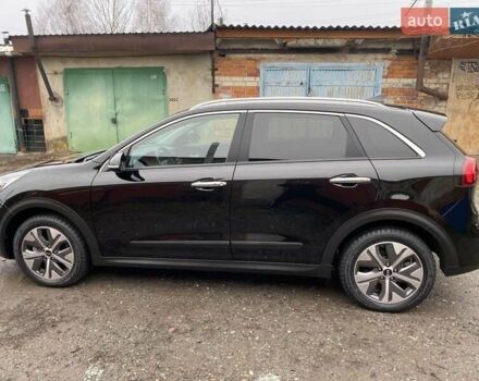 Чорний Кіа Niro, об'ємом двигуна 0 л та пробігом 82 тис. км за 18950 $, фото 7 на Automoto.ua