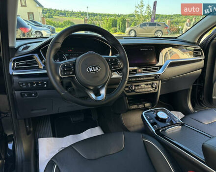 Черный Киа Niro, объемом двигателя 0 л и пробегом 127 тыс. км за 19750 $, фото 46 на Automoto.ua