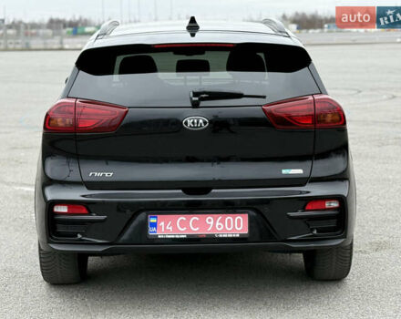 Чорний Кіа Niro, об'ємом двигуна 0 л та пробігом 71 тис. км за 22400 $, фото 5 на Automoto.ua