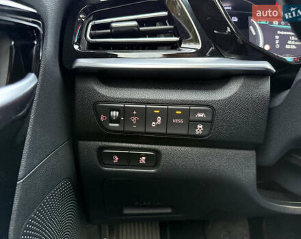 Черный Киа Niro, объемом двигателя 0 л и пробегом 80 тыс. км за 21850 $, фото 60 на Automoto.ua