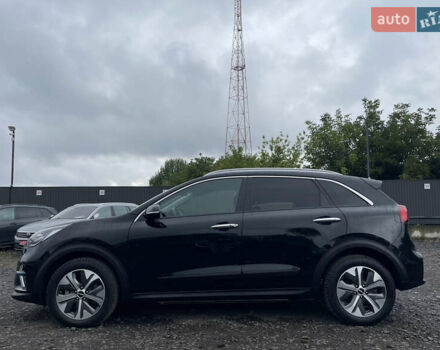 Чорний Кіа Niro, об'ємом двигуна 0 л та пробігом 50 тис. км за 22553 $, фото 4 на Automoto.ua