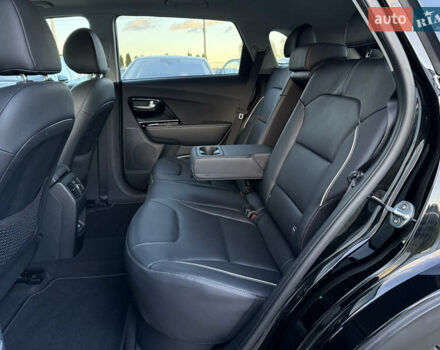 Чорний Кіа Niro, об'ємом двигуна 0 л та пробігом 88 тис. км за 24900 $, фото 99 на Automoto.ua