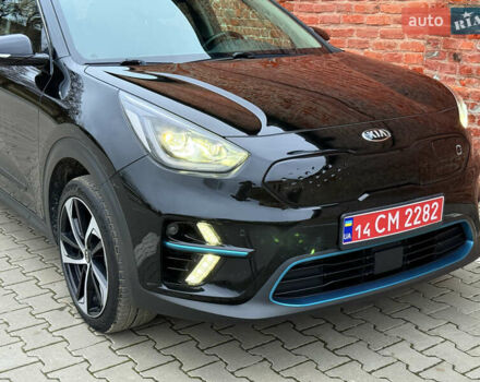 Чорний Кіа Niro, об'ємом двигуна 0 л та пробігом 138 тис. км за 19750 $, фото 8 на Automoto.ua