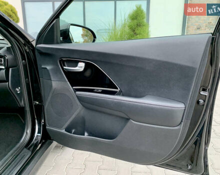 Черный Киа Niro, объемом двигателя 0 л и пробегом 94 тыс. км за 17900 $, фото 63 на Automoto.ua
