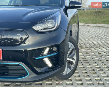 Черный Киа Niro, объемом двигателя 0 л и пробегом 61 тыс. км за 22999 $, фото 4 на Automoto.ua