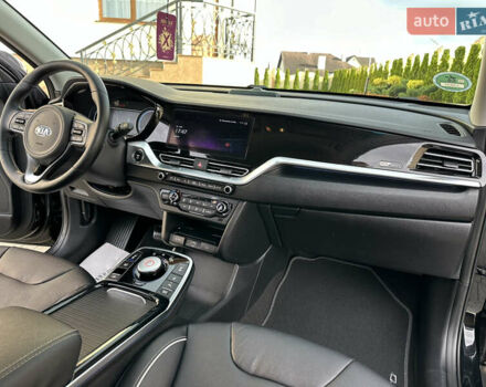 Чорний Кіа Niro, об'ємом двигуна 0 л та пробігом 51 тис. км за 21500 $, фото 69 на Automoto.ua