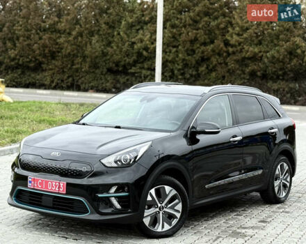 Черный Киа Niro, объемом двигателя 0 л и пробегом 80 тыс. км за 19999 $, фото 102 на Automoto.ua