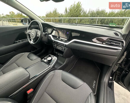 Чорний Кіа Niro, об'ємом двигуна 0 л та пробігом 154 тис. км за 19799 $, фото 40 на Automoto.ua